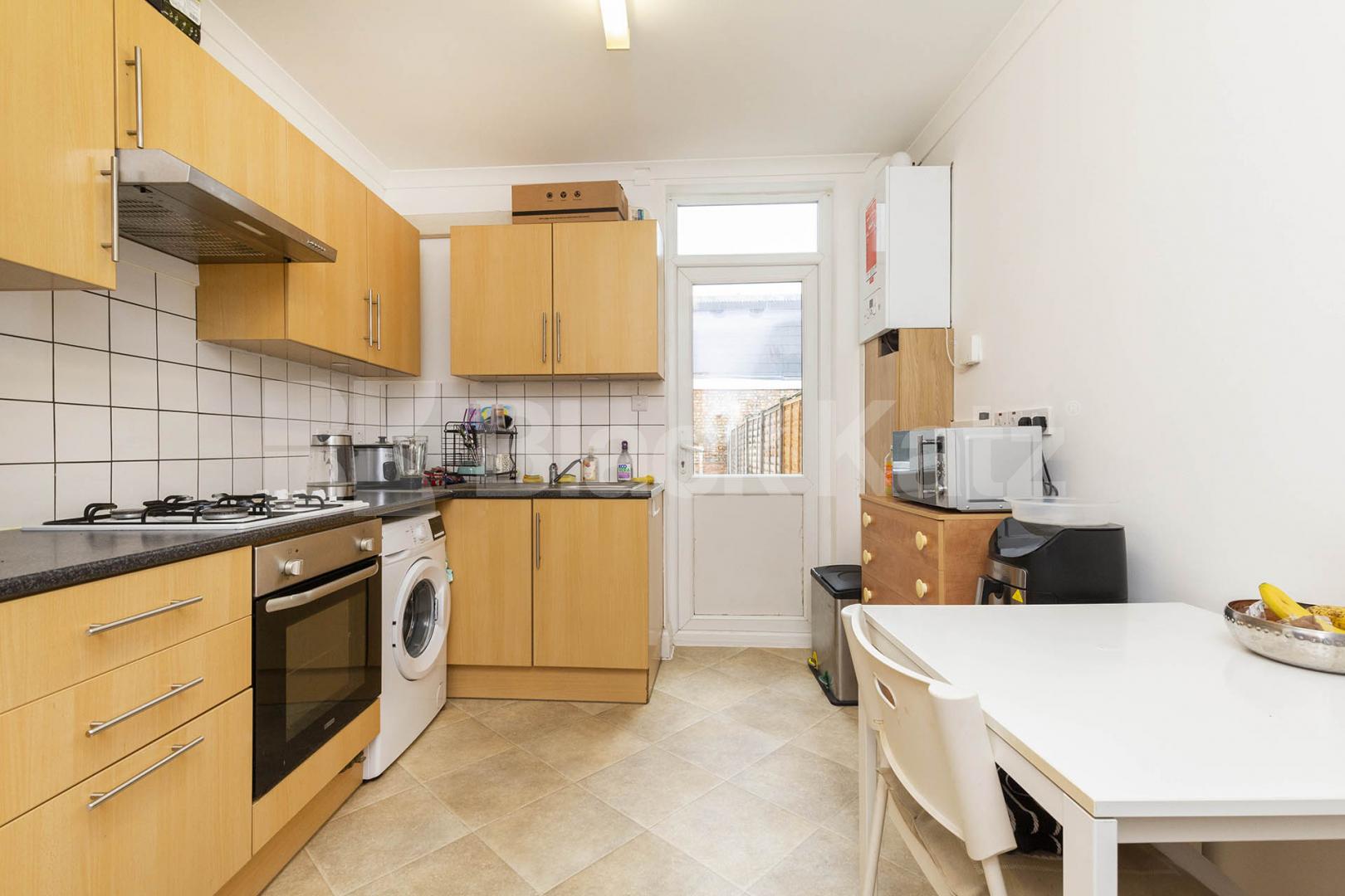 Modern Apartment Julien Avenue, South Ealing